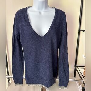 Banana Republic Italian wool v-neck sweater navy size large